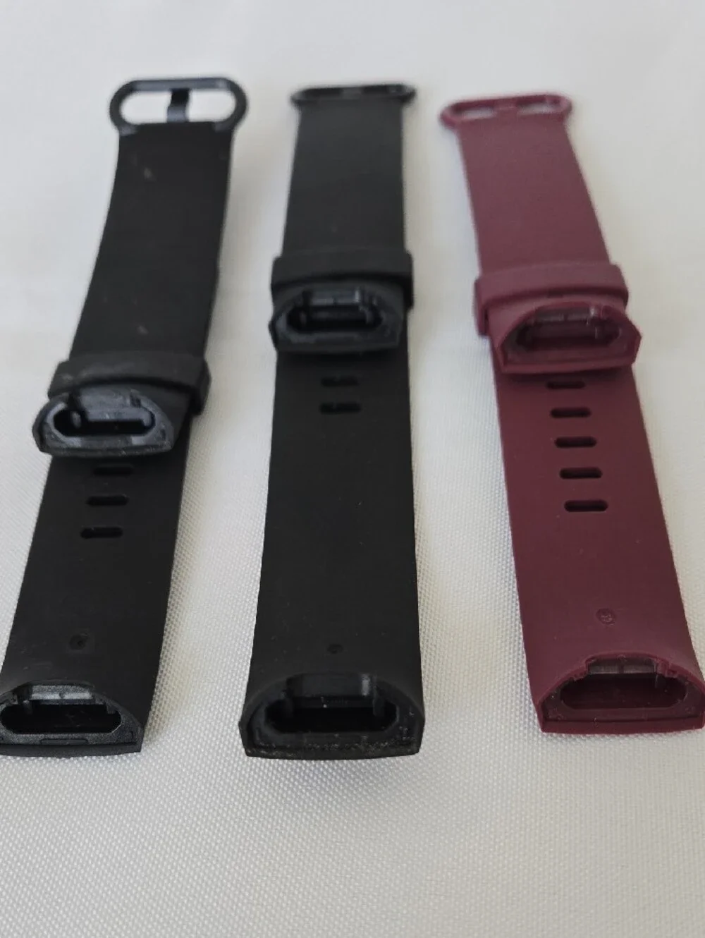 Fitbit Charge 3 Replacement Bands – Black & Burgundy – Textured Silicone – S & L